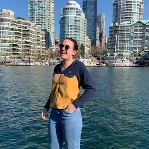 Patagonia Youth XL fleece sweater